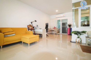 *****ทาวน์เฮ้าส์มือสองนนทบุรี แบรนด์คุณภาพ Q.House ม.คาซ่า วอเตอร์ไซต์ พระราม5 เนื้อที่กว้างเกือบ 33 ตร.ว. ฟังก์ชัน 3 ห้องนอน 3 ห้องน้ำ ที่จอดรถ 2 คัน เชื่อมต่อถนนหลากหลายเส้นทาง หน้าโครงการติดถนนราชพฤกษ์ ใกล้รถไฟฟ้าสายสีม่วง "สถานีแยกติวานนท์" และ จุดขึ้นทางด่วน "ศรีรัช" จองด่วน!